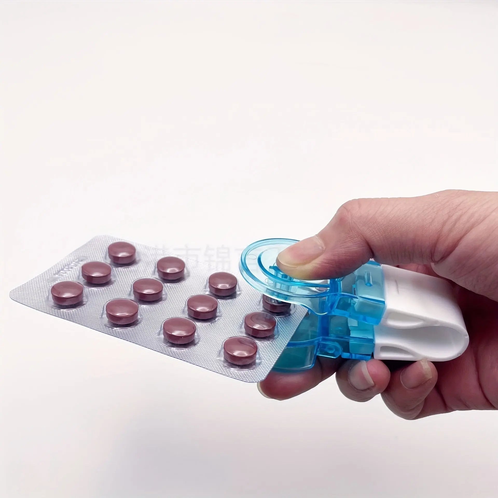 Portable Pill Taker: Touch-Free Medication Management Trendslana