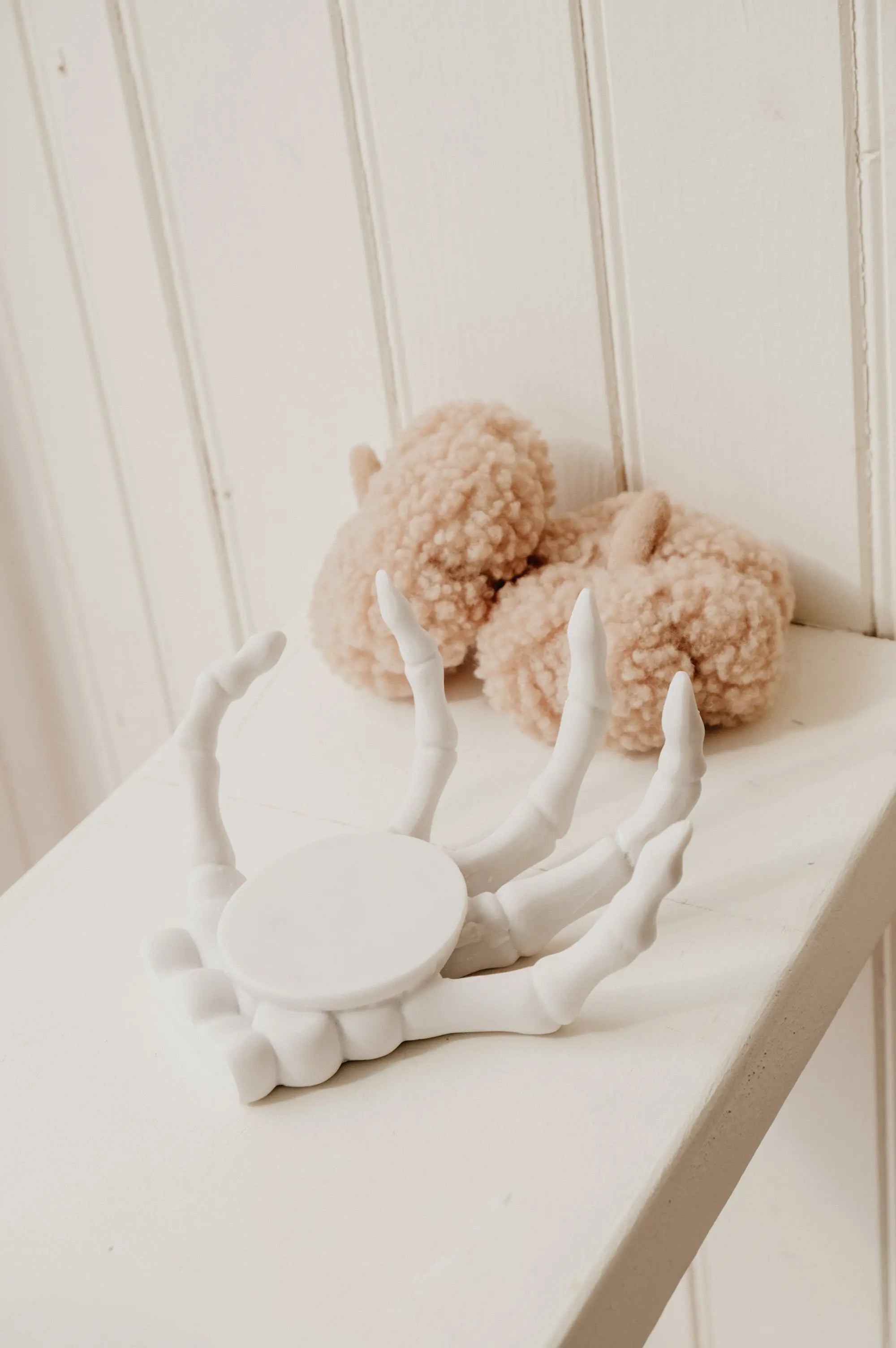 Skeleton Hand Holder / Mummy Matte Mug Trendslana