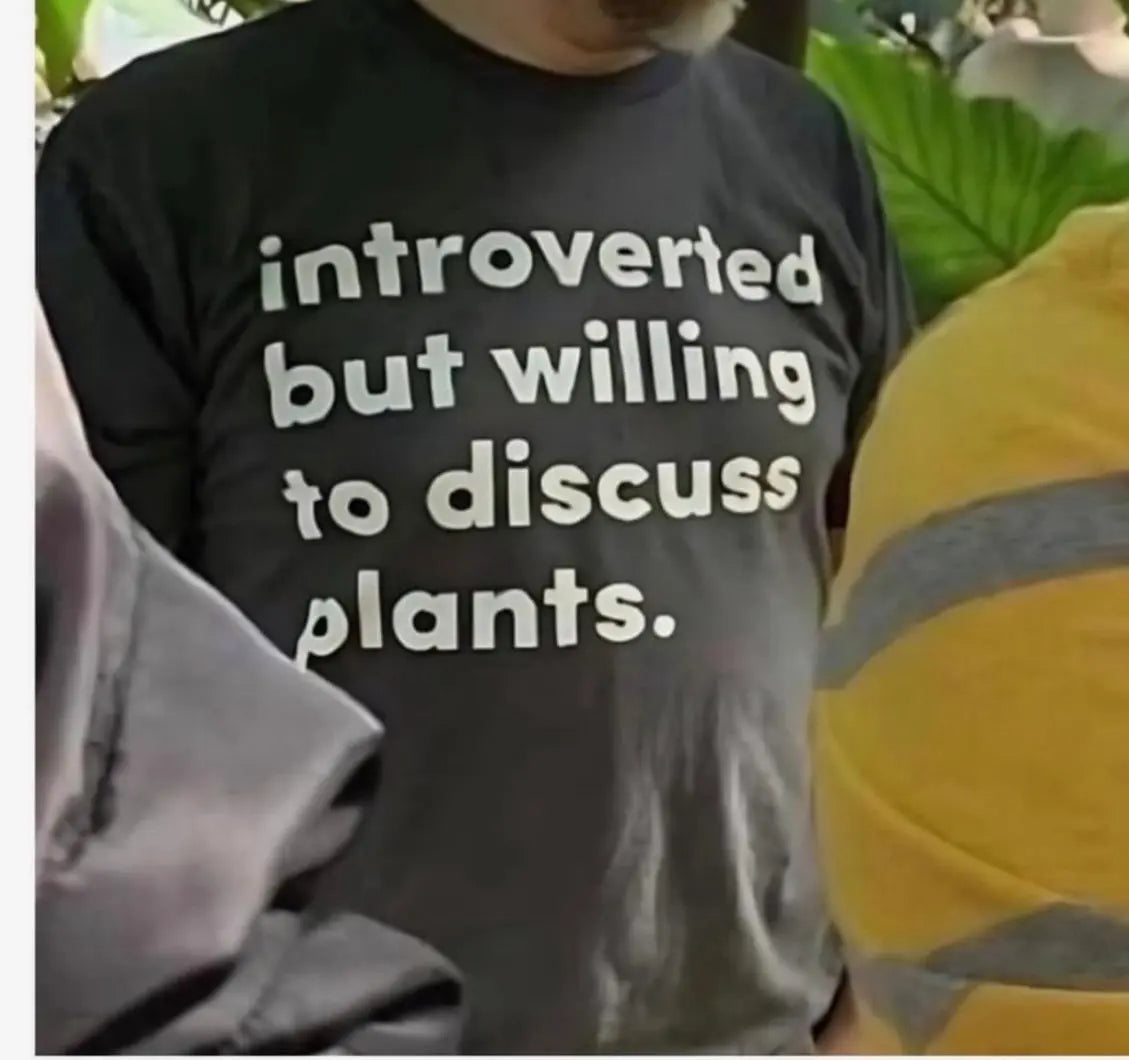 Introverted But Willing To Discuss Cats / Plants T-Shirt Trendslana