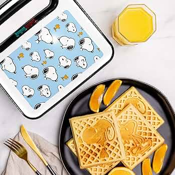 Peanuts Waffle Maker