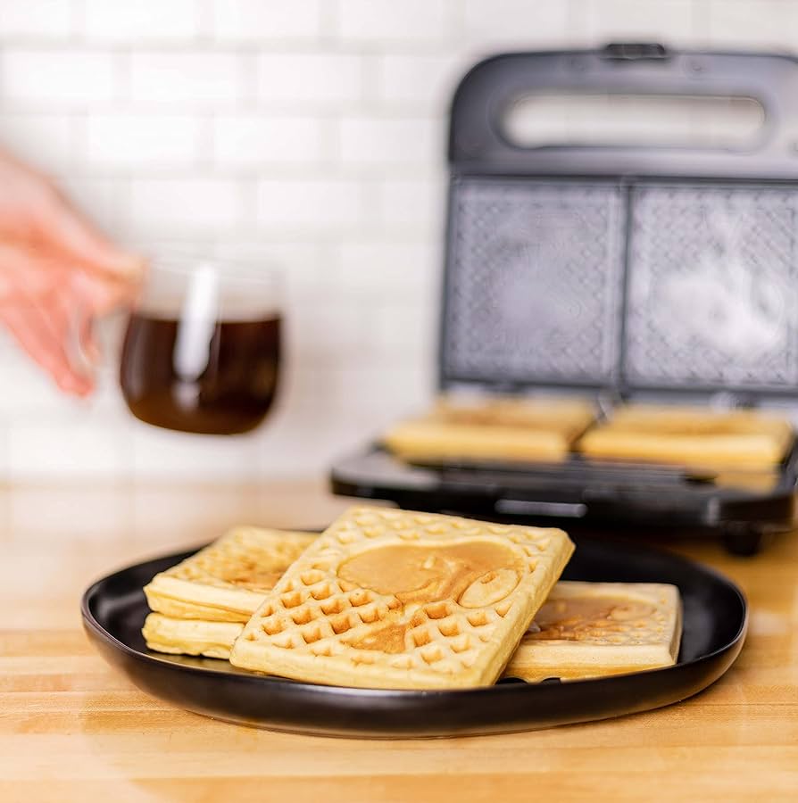 Peanuts Waffle Maker