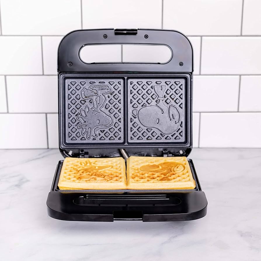 Peanuts Waffle Maker