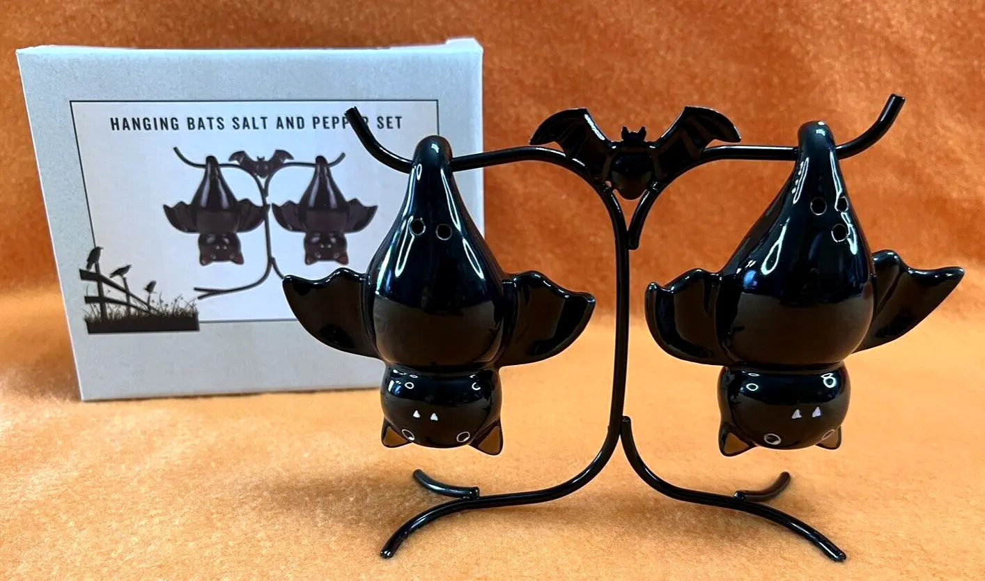 Hanging Bats Salt & Pepper Shaker Trendslana