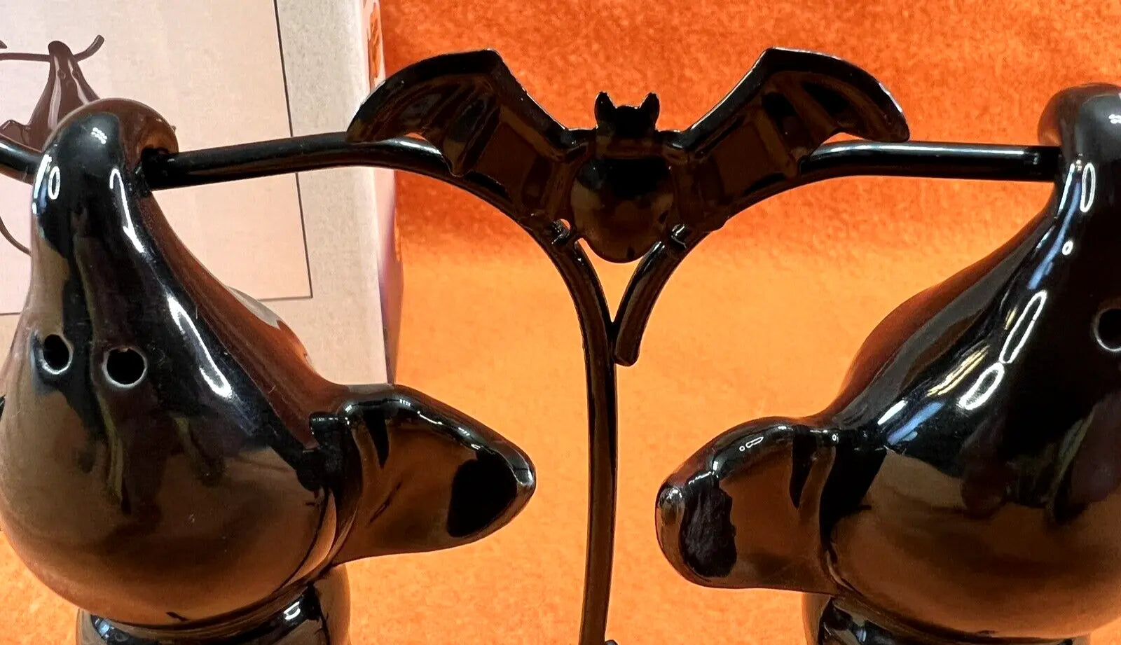 Hanging Bats Salt & Pepper Shaker Trendslana