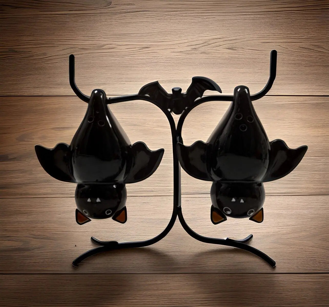 Hanging Bats Salt & Pepper Shaker Trendslana