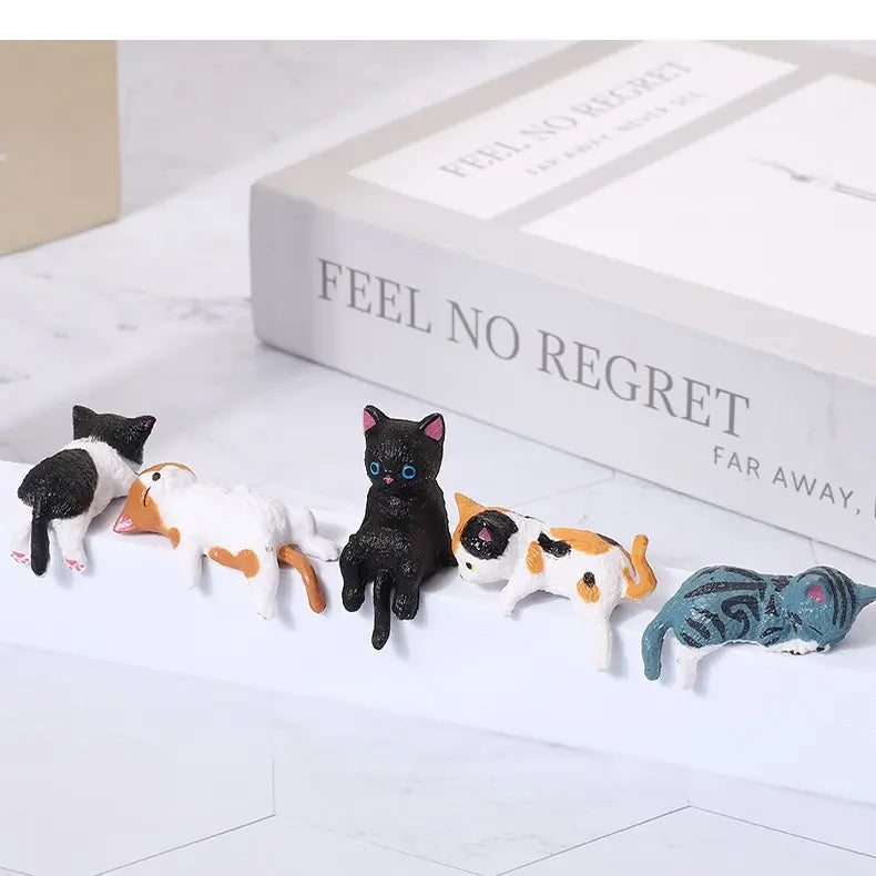 MINI CAT DESK FIGURINES