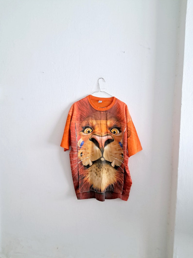 Lion Lift-Up T-shirt