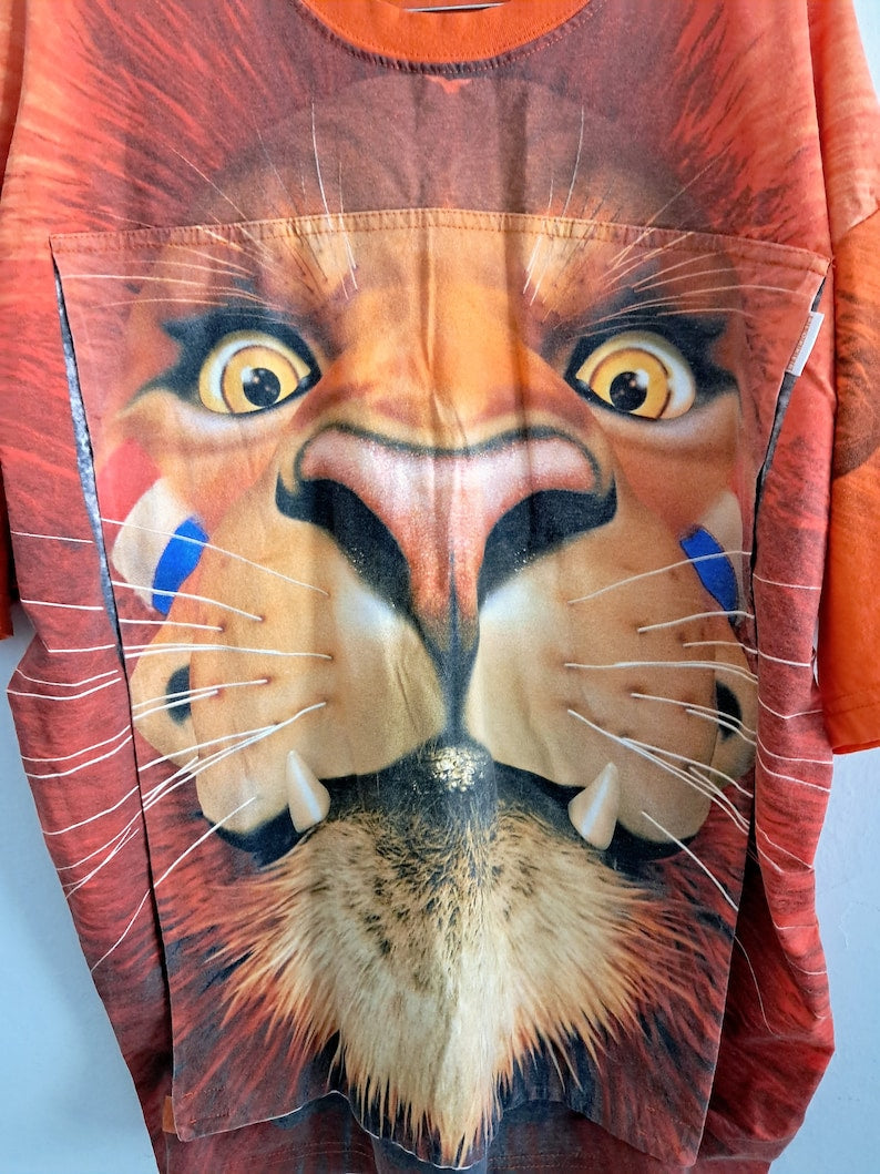 Lion Lift-Up T-shirt