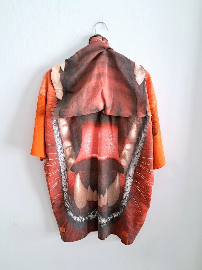 Lion Lift-Up T-shirt