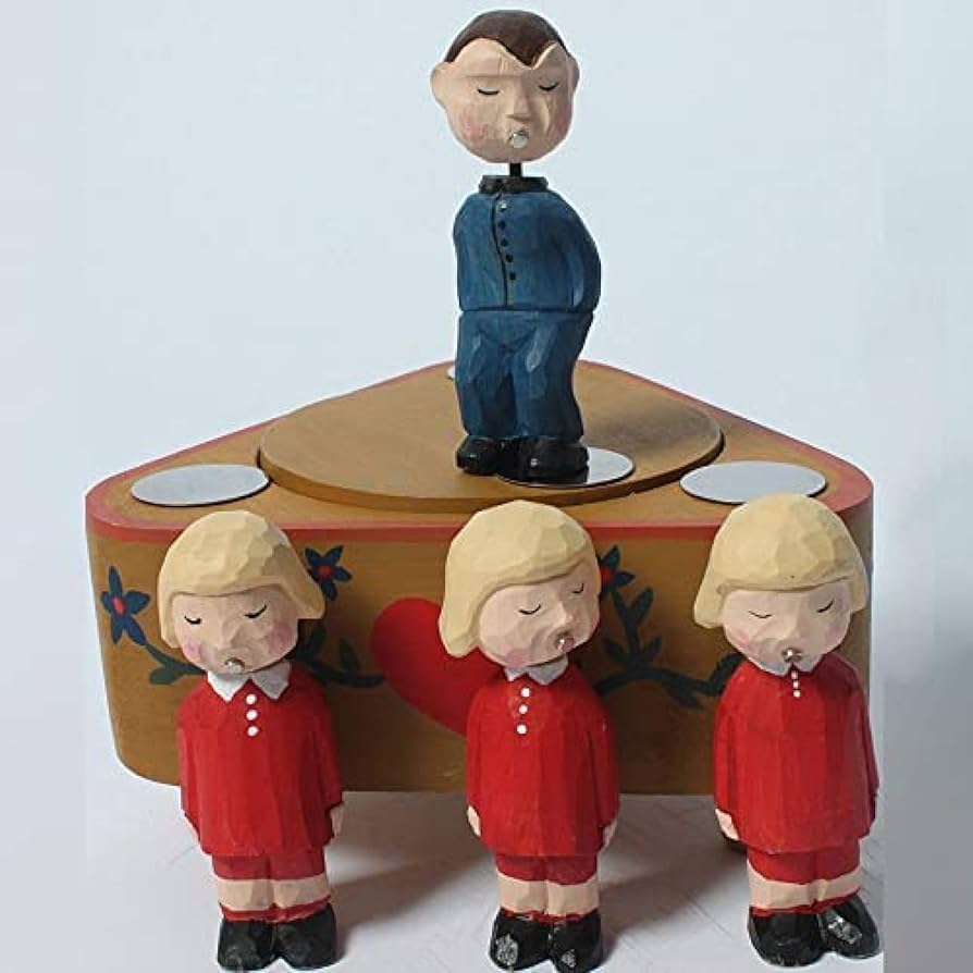 Creative Triangle Kiss Rotating Music Box