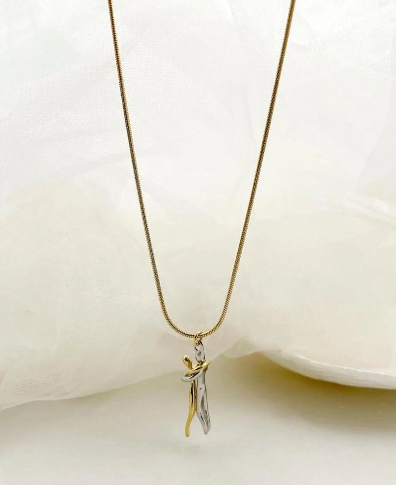 Hug Necklace Trendslana