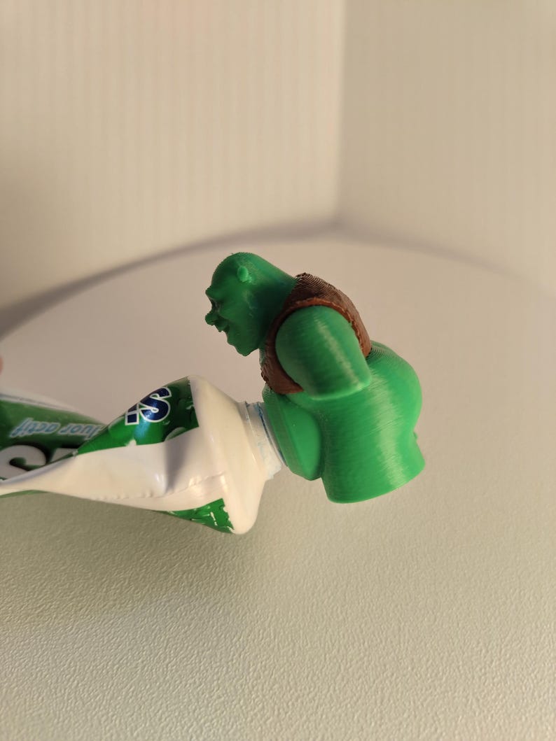 Shrek Pooping Toothpaste Topper