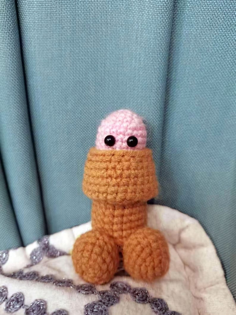 FUNNY STRESS CROCHET WILLY