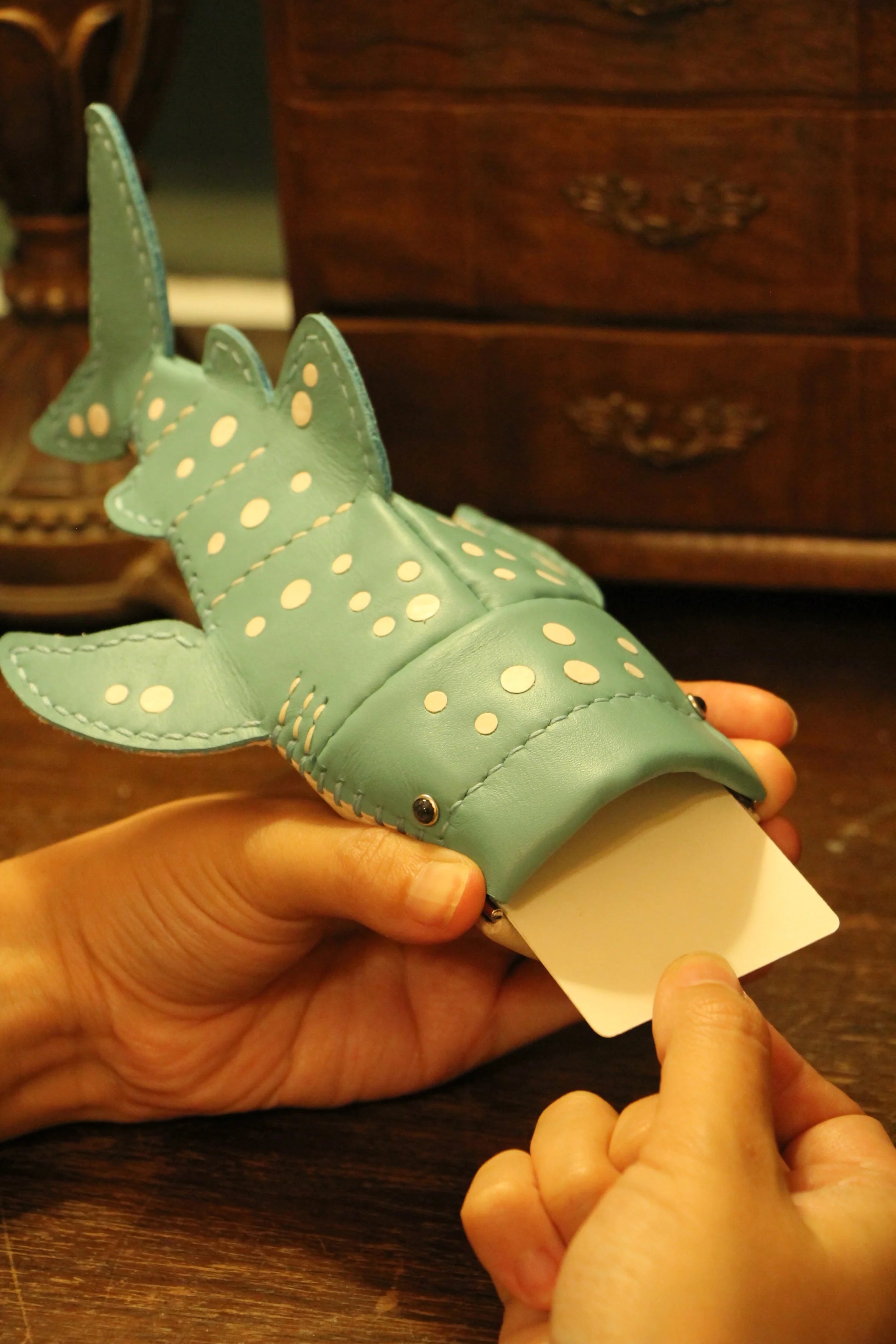 WHALE SHARK KEY POUCH / CARD HOLDER