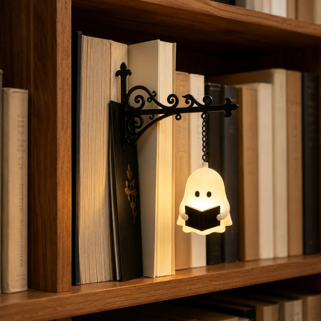 BOOKSHELF LAMP