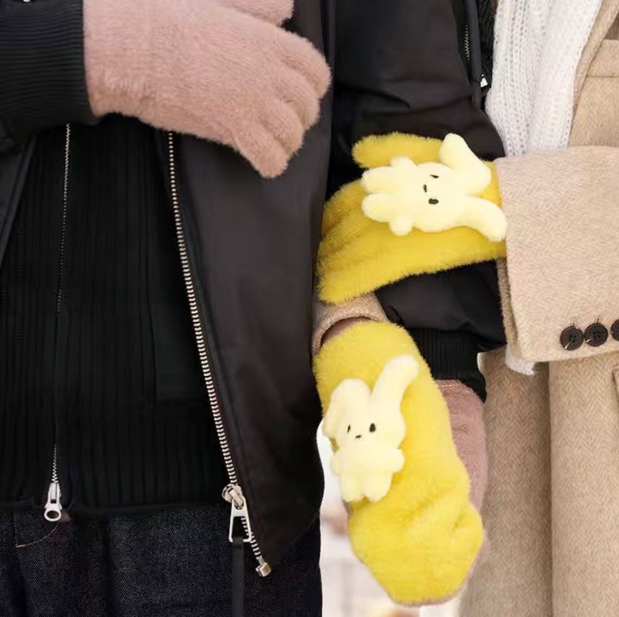 COUPLE BUNNY GLOVES
