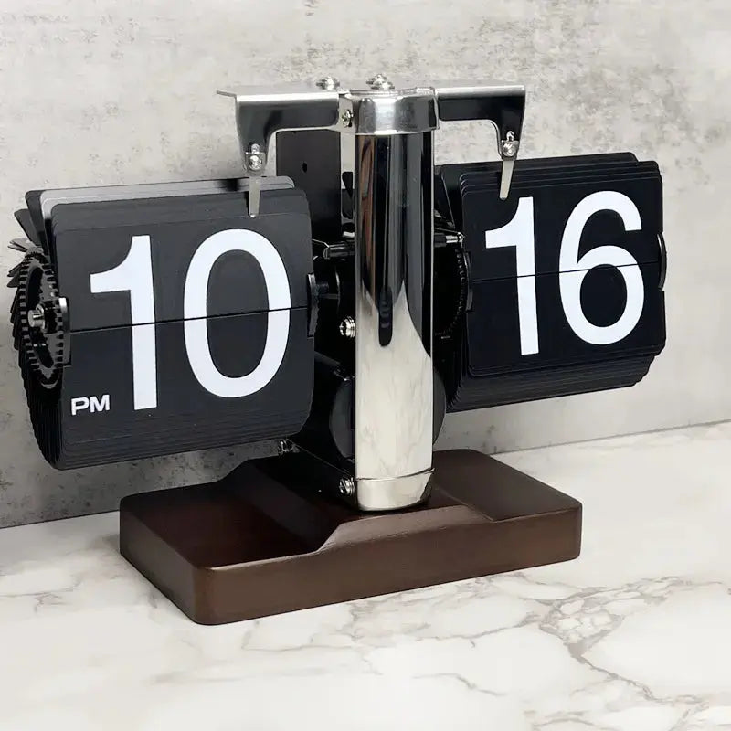 Retro Flip Clock Trendzoid